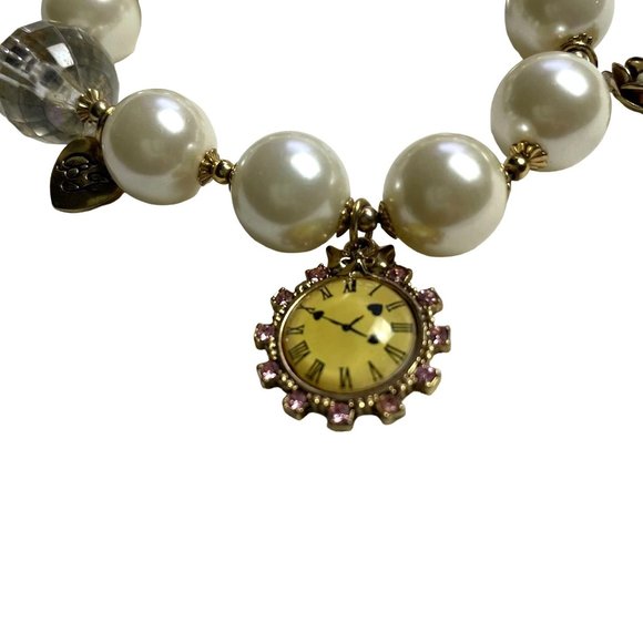 Betsey Johnson Ivory Angel Heart Stretch Pearl Charm Bracelet u - Picture 2 of 6